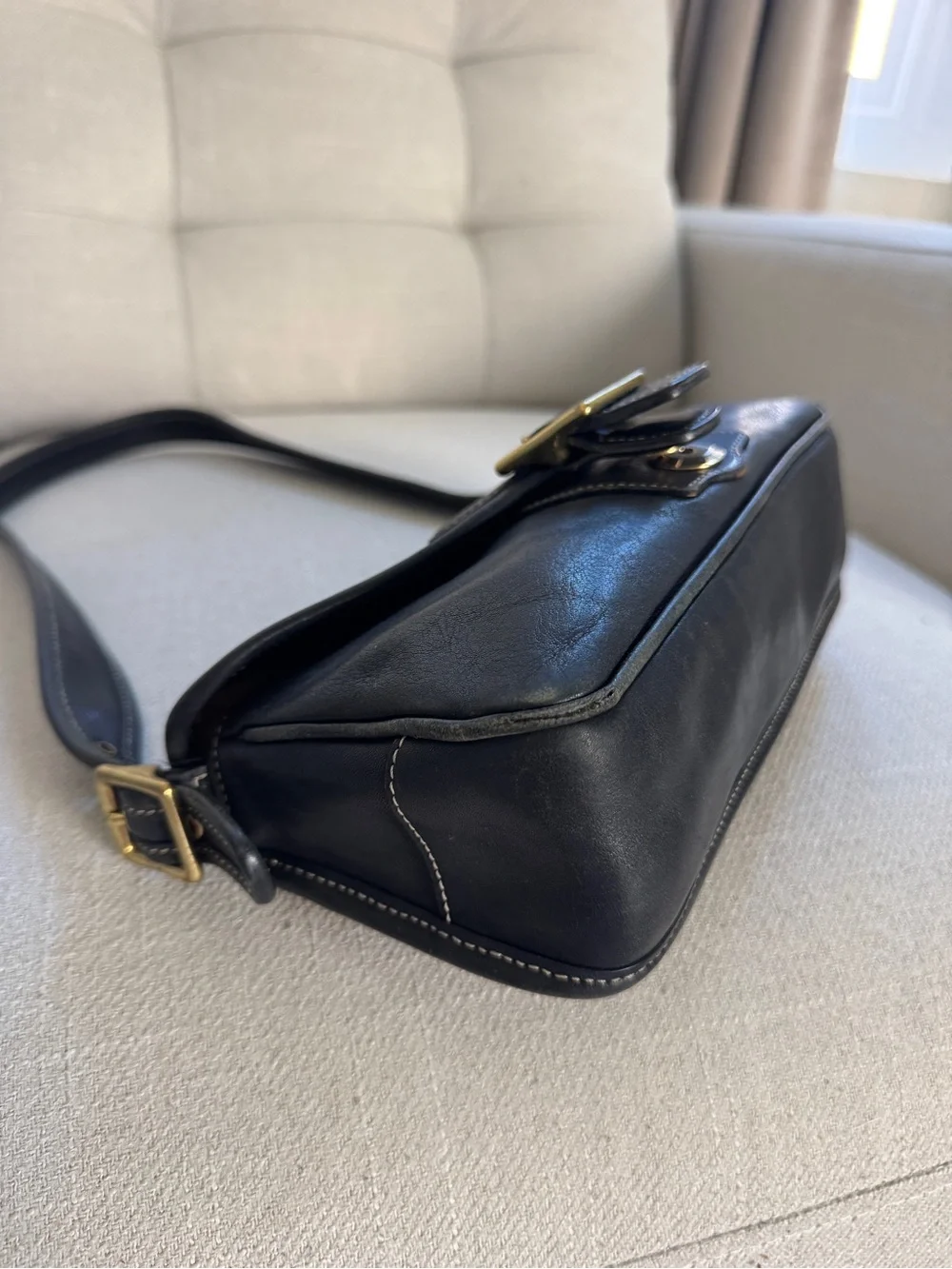 Vintage Coach Soho Black Leather Buckle Flap Shoulder Bag 9127